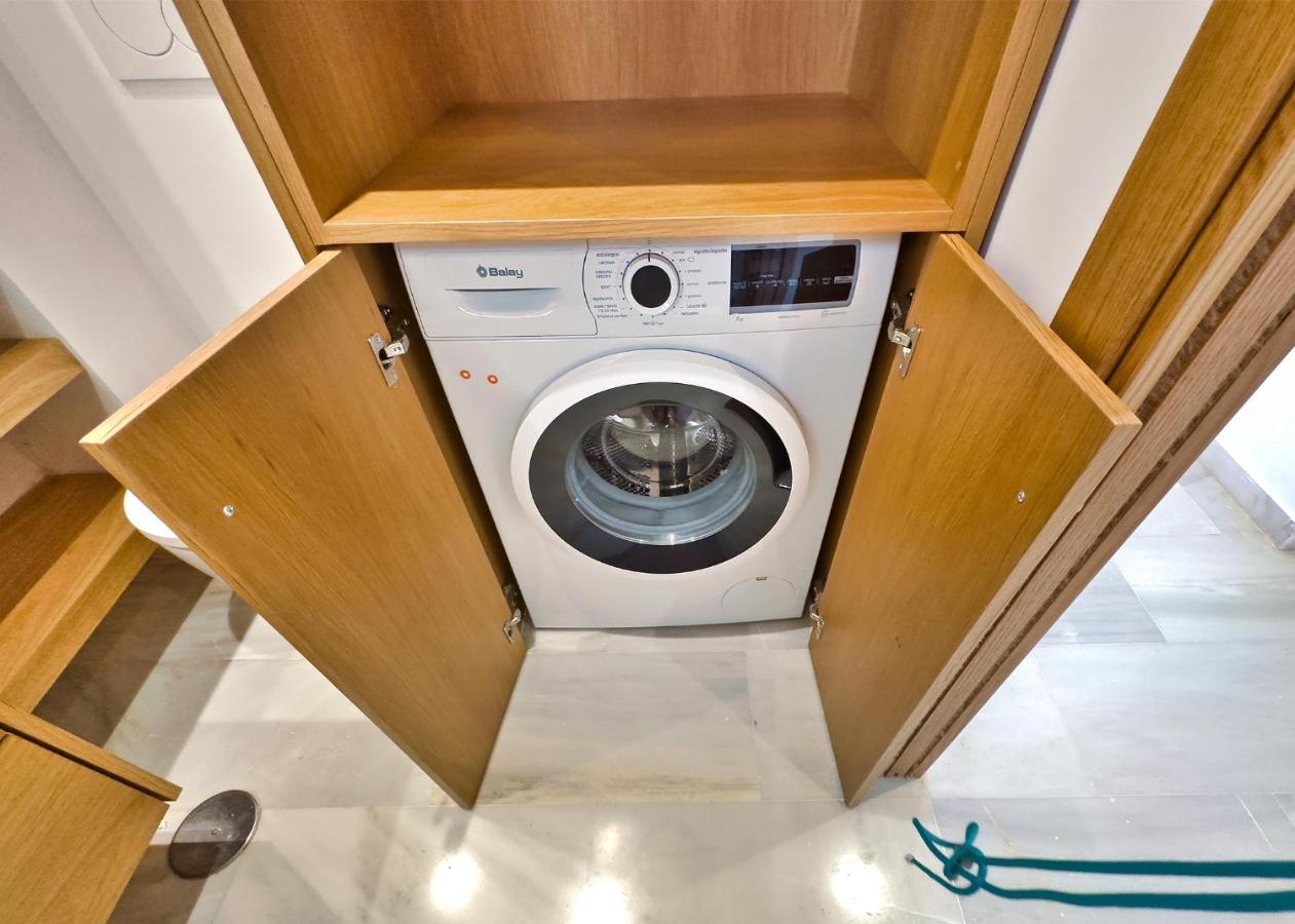 Apartamento Diana 206. Completely Renovated On The Beachfront. *